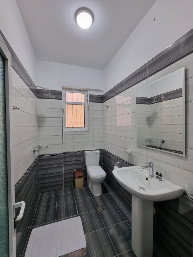 Ideal Apartments & Rooms Sarandë Buitenkant foto