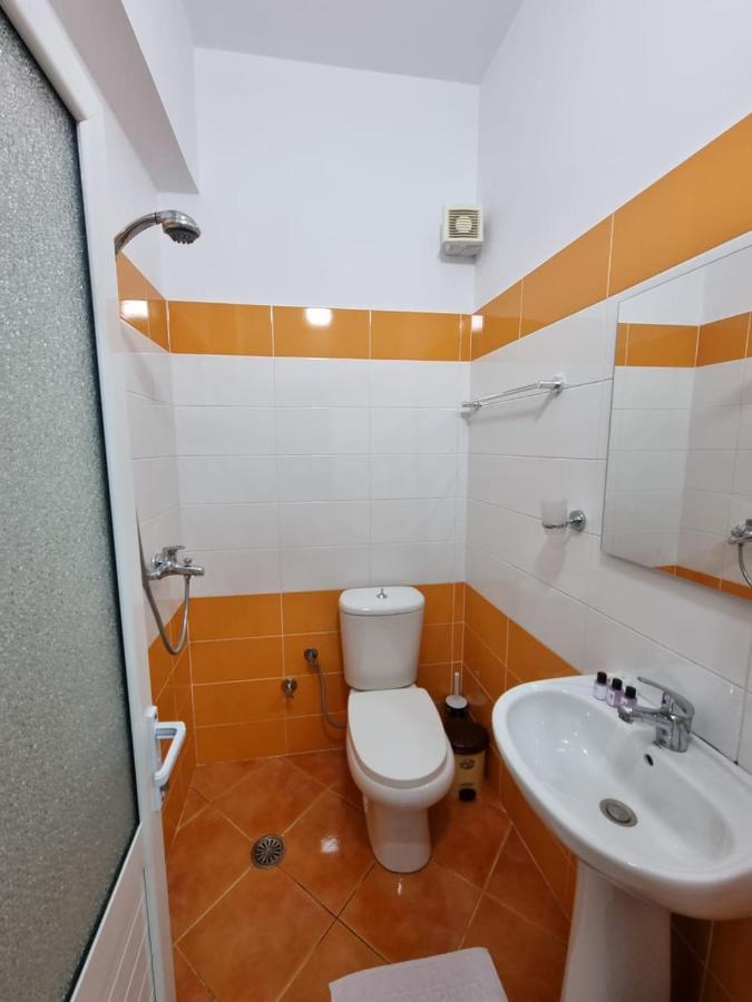 Ideal Apartments & Rooms Sarandë Buitenkant foto