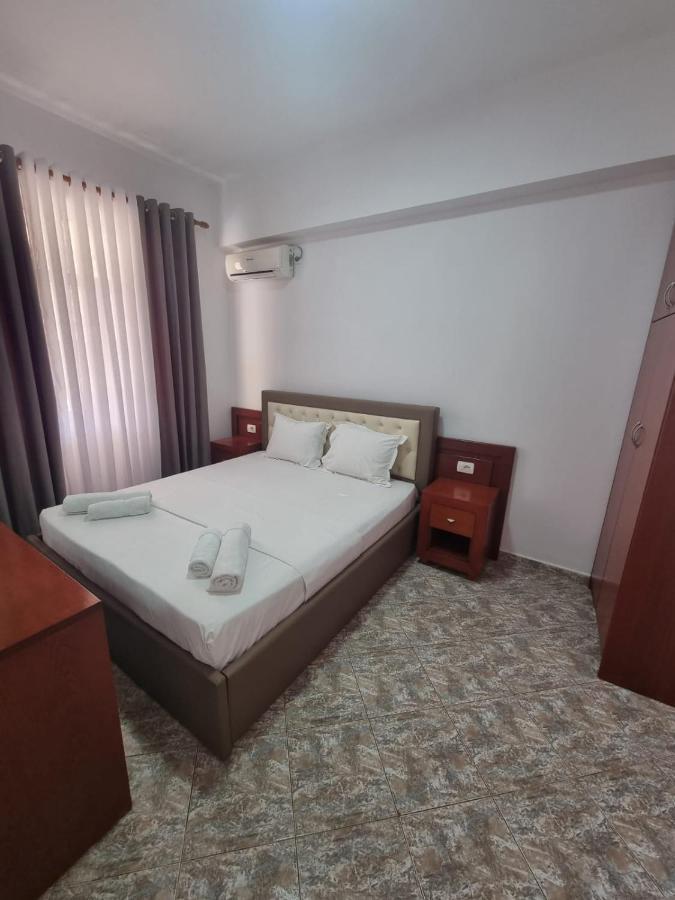 Ideal Apartments & Rooms Sarandë Buitenkant foto