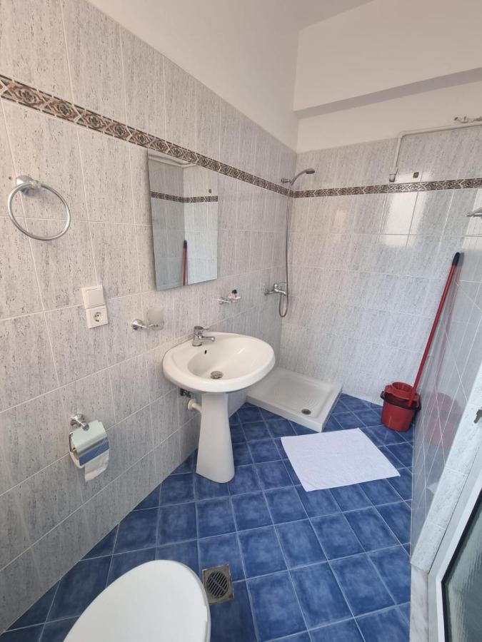 Ideal Apartments & Rooms Sarandë Buitenkant foto